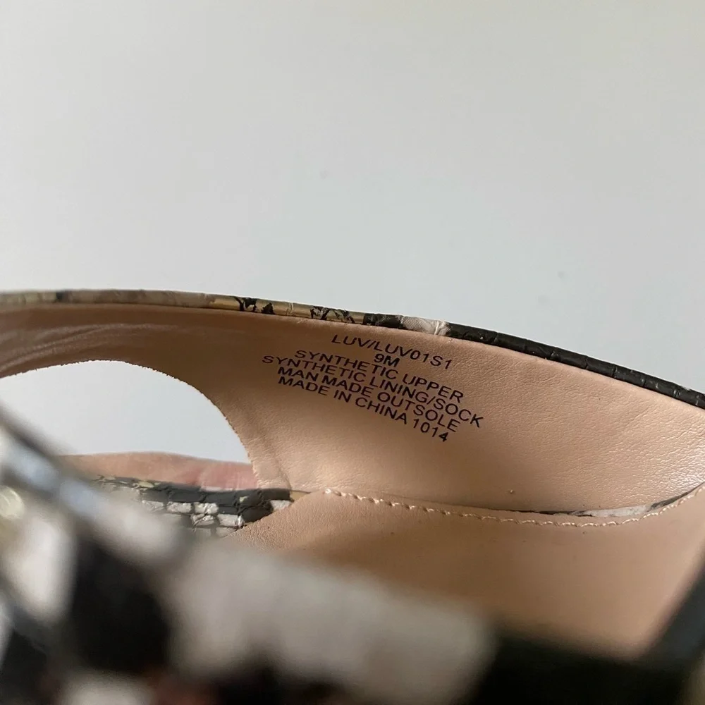 Nwot Steven Madden Luv Gold Snake‎ Heels Size 9M